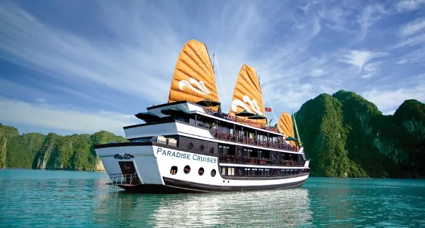 Paradise Luxury Cruise: best halong bay cruises 2019 compreso kayak relax swim cave e pasti completi